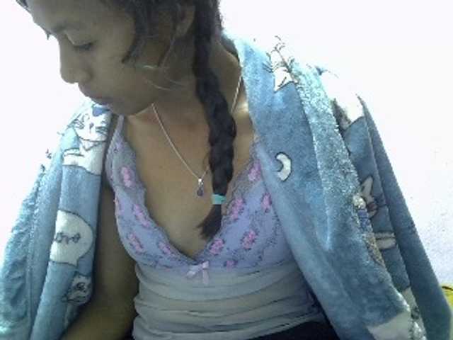 Yalane live cam on BongaCams