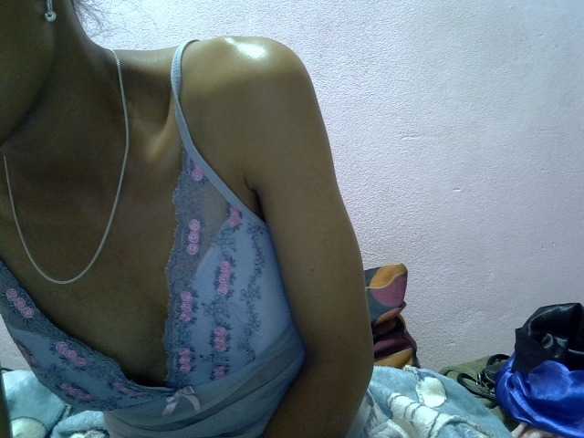 Yalane live cam on BongaCams