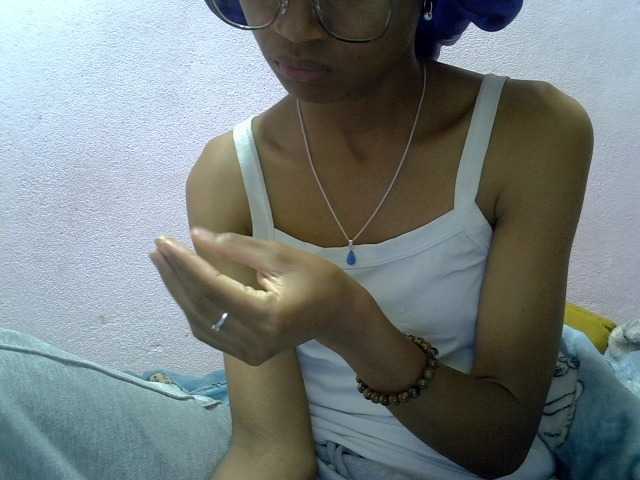 Yalane live cam on BongaCams