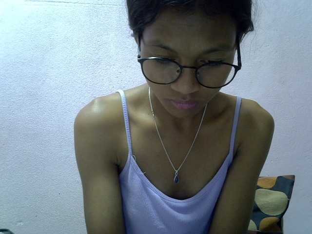 Yalane live cam on BongaCams