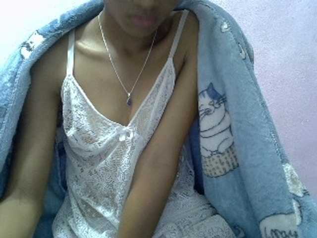 Yalane live cam on BongaCams