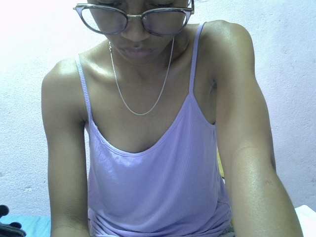 Yalane live cam on BongaCams