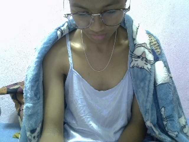 Yalane live webcam show