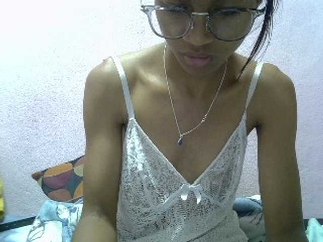Yalane live cam on BongaCams