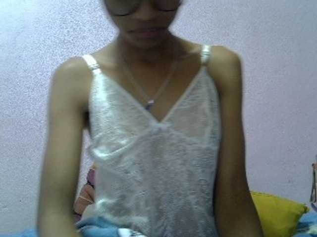 Yalane live cam on BongaCams