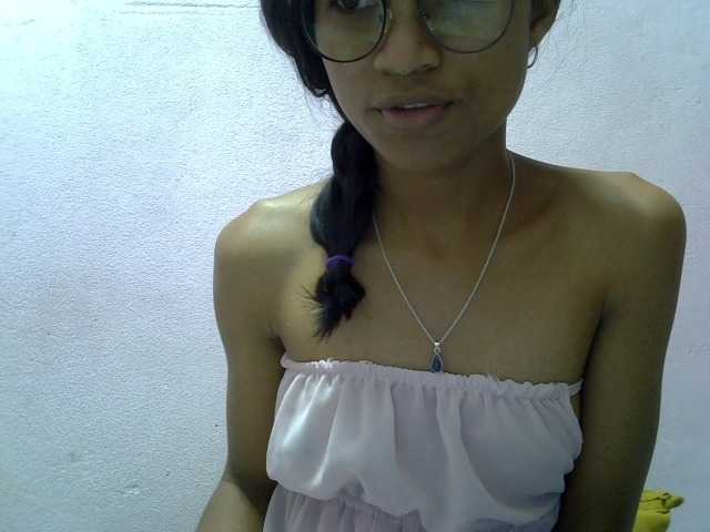 Yalane live cam on BongaCams