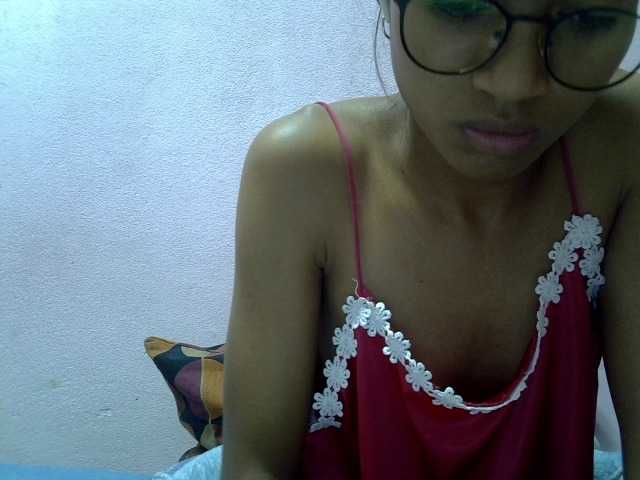 Yalane live cam on BongaCams
