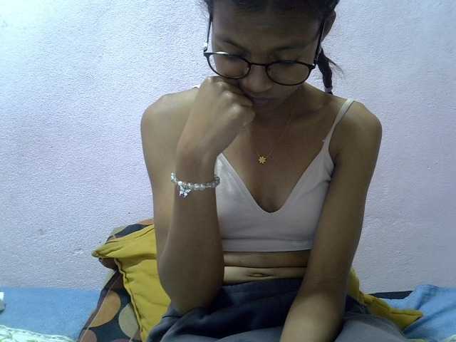 Yalane live cam on BongaCams