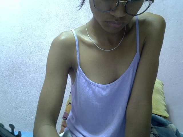 Yalane live cam on BongaCams