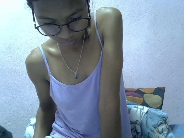 Yalane live cam on BongaCams