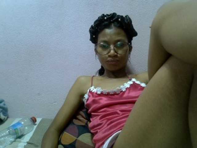 Yalane live cam on BongaCams