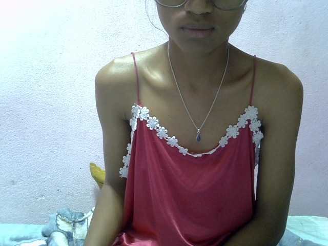 Yalane live cam on BongaCams
