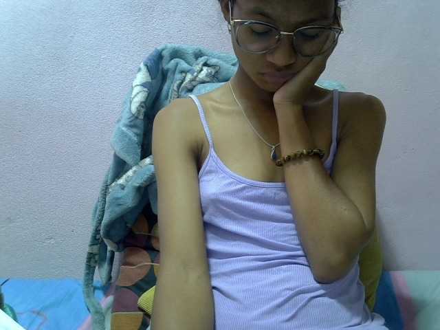 Yalane live cam on BongaCams