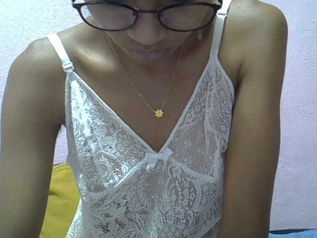 Yalane live cam on BongaCams