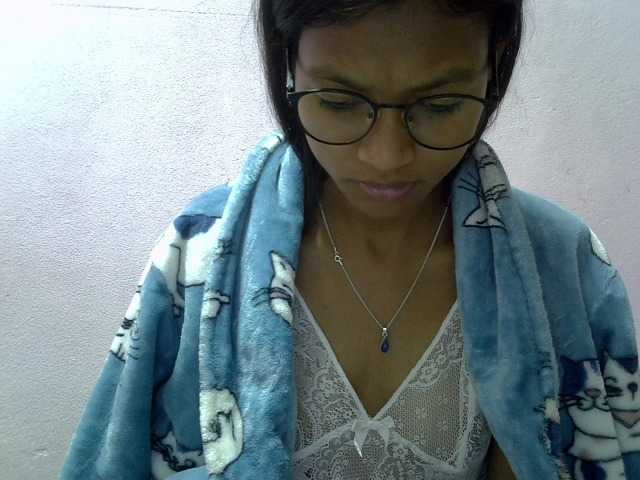 Yalane live cam on BongaCams