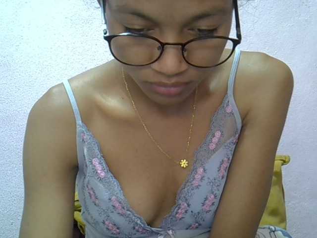 Yalane live cam on BongaCams