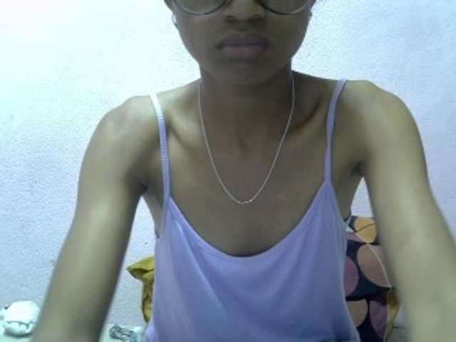 Yalane live cam on BongaCams