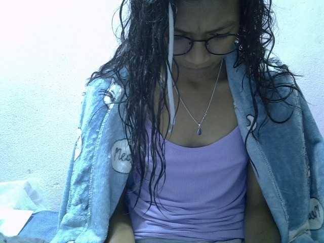 Yalane live cam on BongaCams