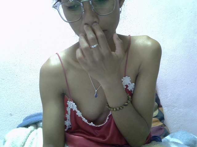 Yalane live cam on BongaCams