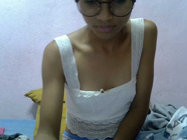 Yalane live cam on BongaCams