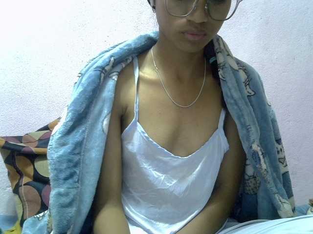 Yalane live cam on BongaCams