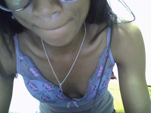 Yalane live cam on BongaCams