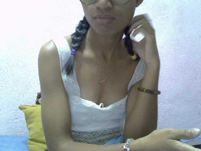 Yalane live cam on BongaCams