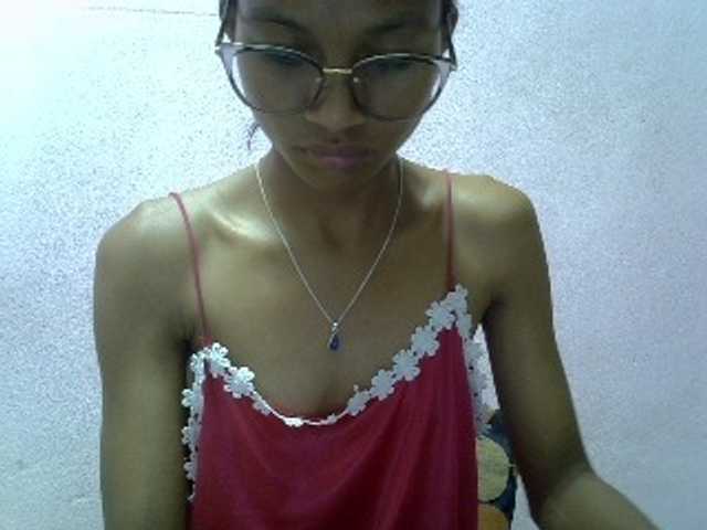 Yalane live cam on BongaCams