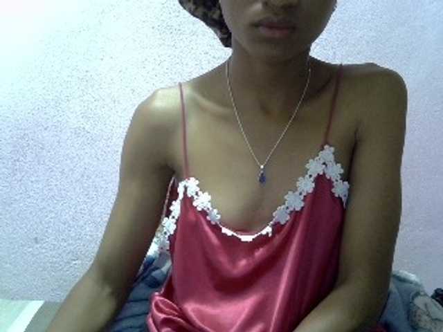 Yalane live cam on BongaCams