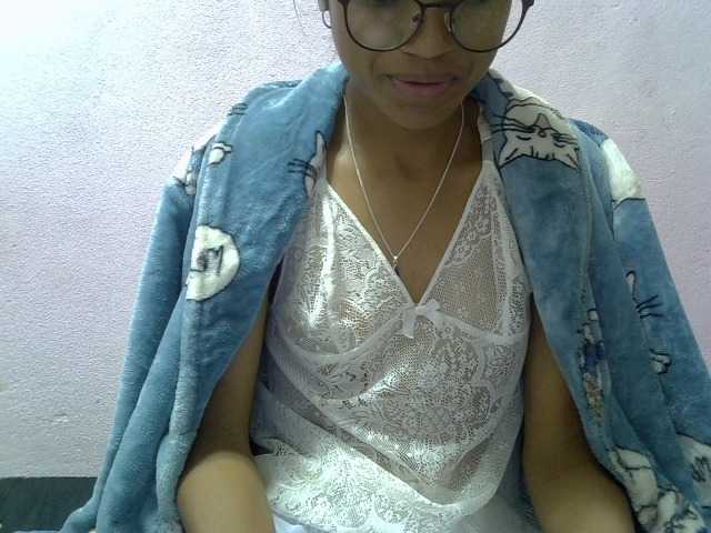 Yalane live cam on BongaCams