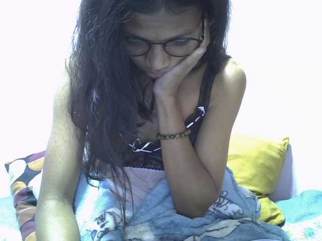 Yalane live cam on BongaCams