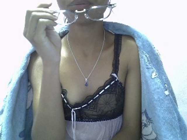 Yalane live cam on BongaCams