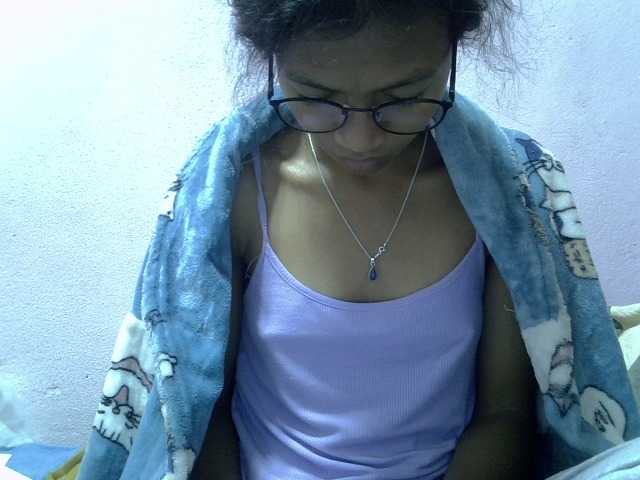 Yalane live cam on BongaCams