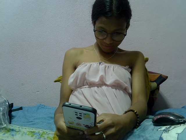 Yalane live cam on BongaCams