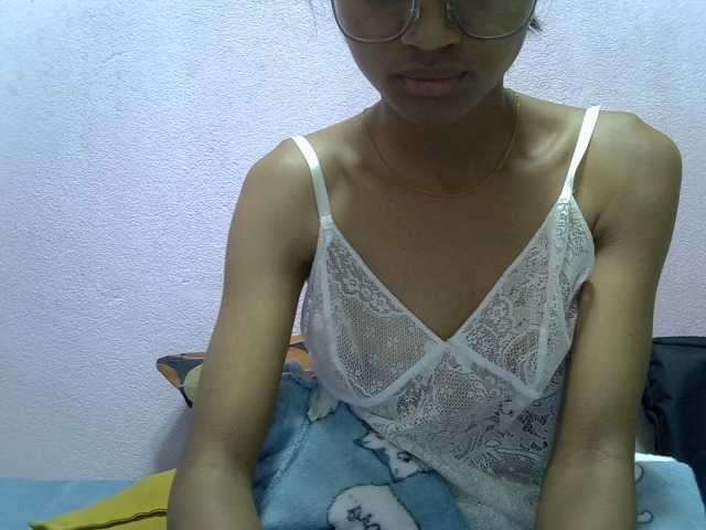 Yalane live cam on BongaCams