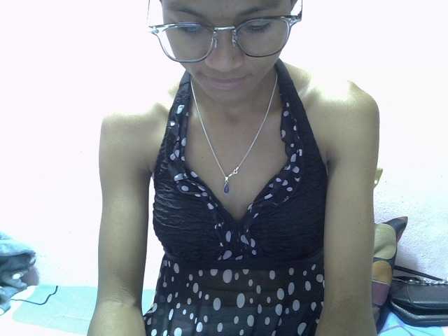 Yalane live cam on BongaCams