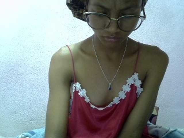 Yalane live cam on BongaCams