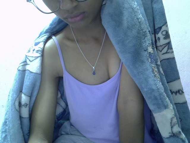 Yalane live cam on BongaCams