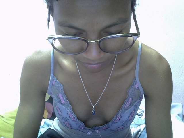 Yalane live cam on BongaCams