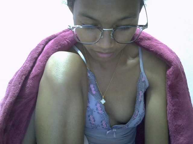 Yalane live cam on BongaCams