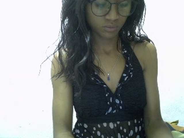 Yalane live cam on BongaCams