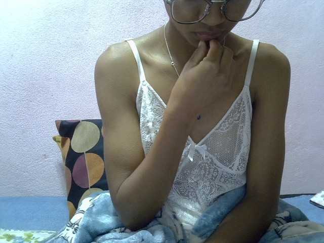 Yalane live cam on BongaCams