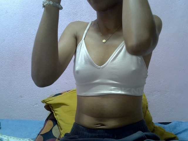 Yalane live cam on BongaCams