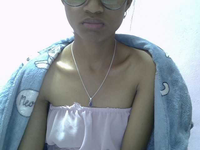 Yalane live cam on BongaCams