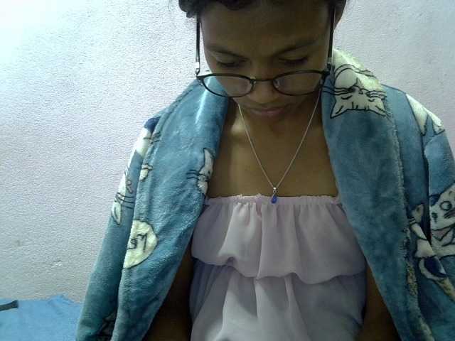 Yalane live cam on BongaCams