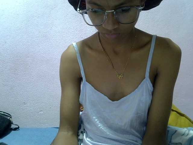 Yalane live webcam show