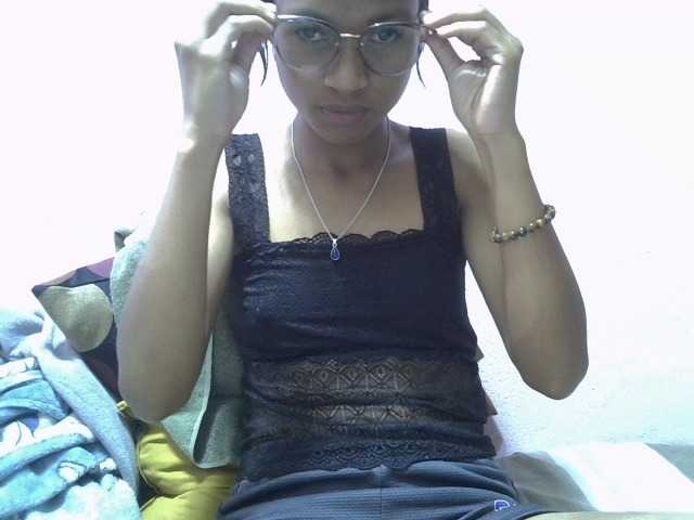 Yalane live cam on BongaCams