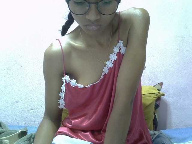 Yalane live cam on BongaCams