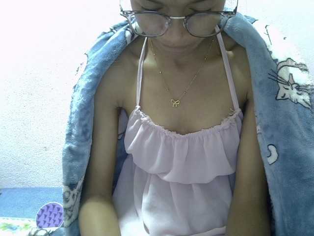 Yalane live cam on BongaCams