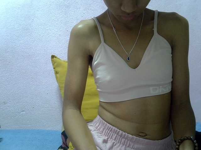 Yalane live cam on BongaCams